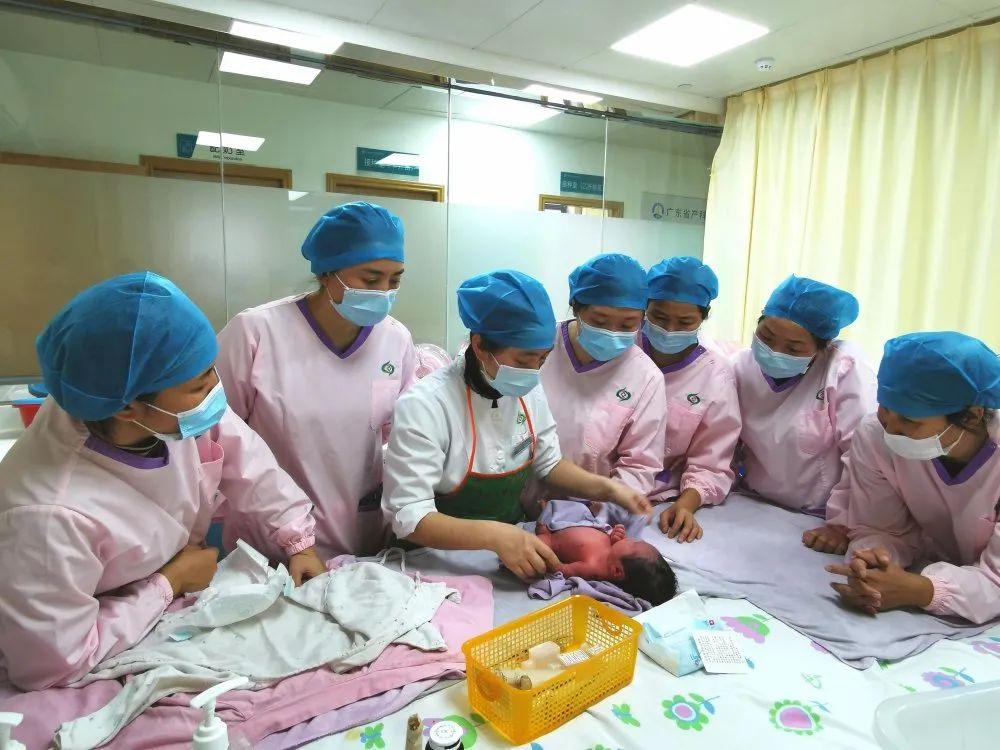伊犁妇婴监护型护送